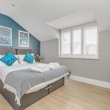 Stylish 1 Bed Apt , Central , Pkg, Perfect For Long Stays Egham Exterior foto